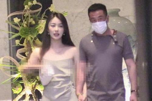 明星牵手爆料最新视频播放,甜蜜瞬间引网友热议 第3张 明星牵手爆料最新视频播放,甜蜜瞬间引网友热议 第3张